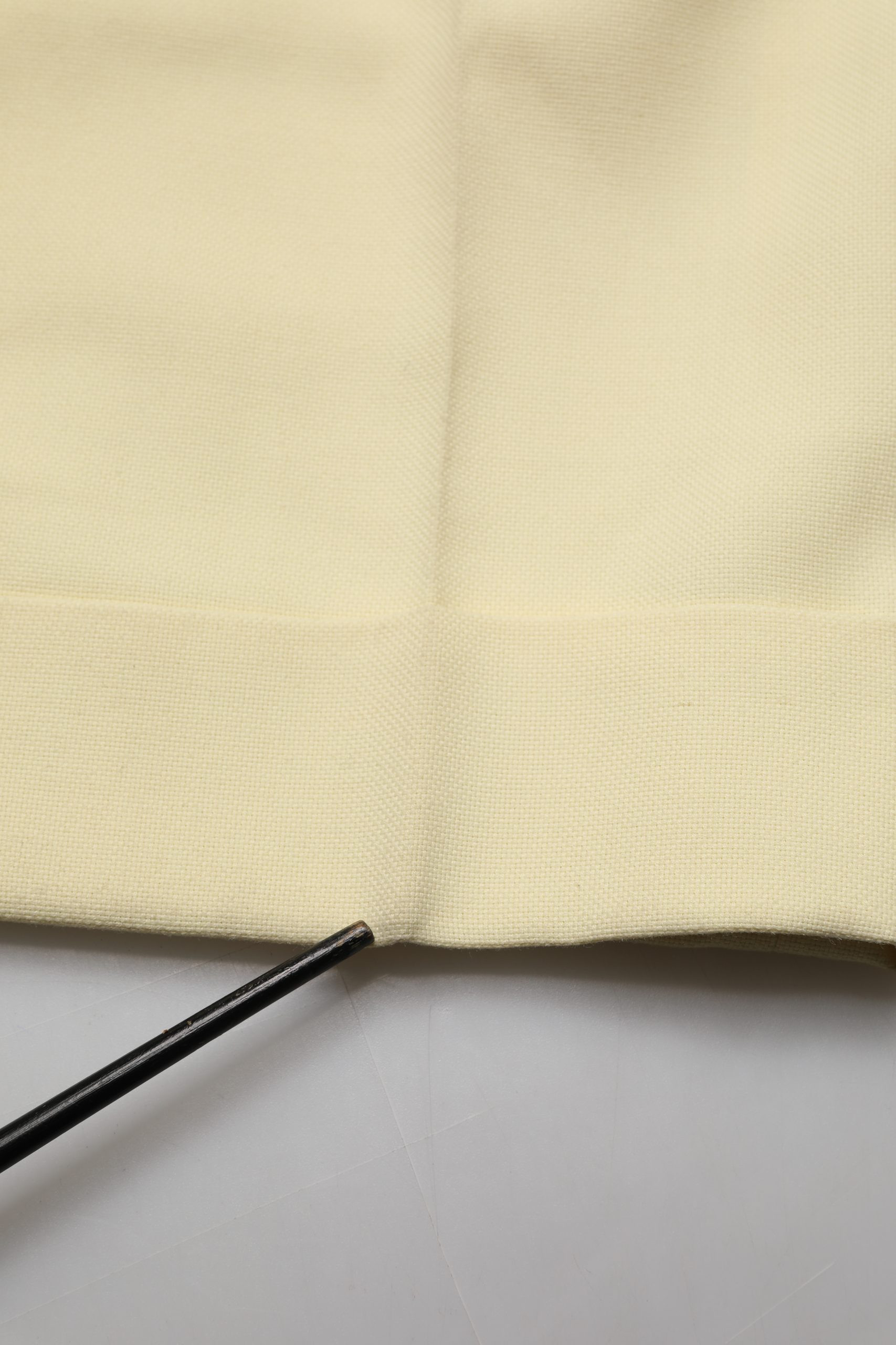 Ganni gelbe Hose mit hoher Taille, geradem Schnitt und Falten