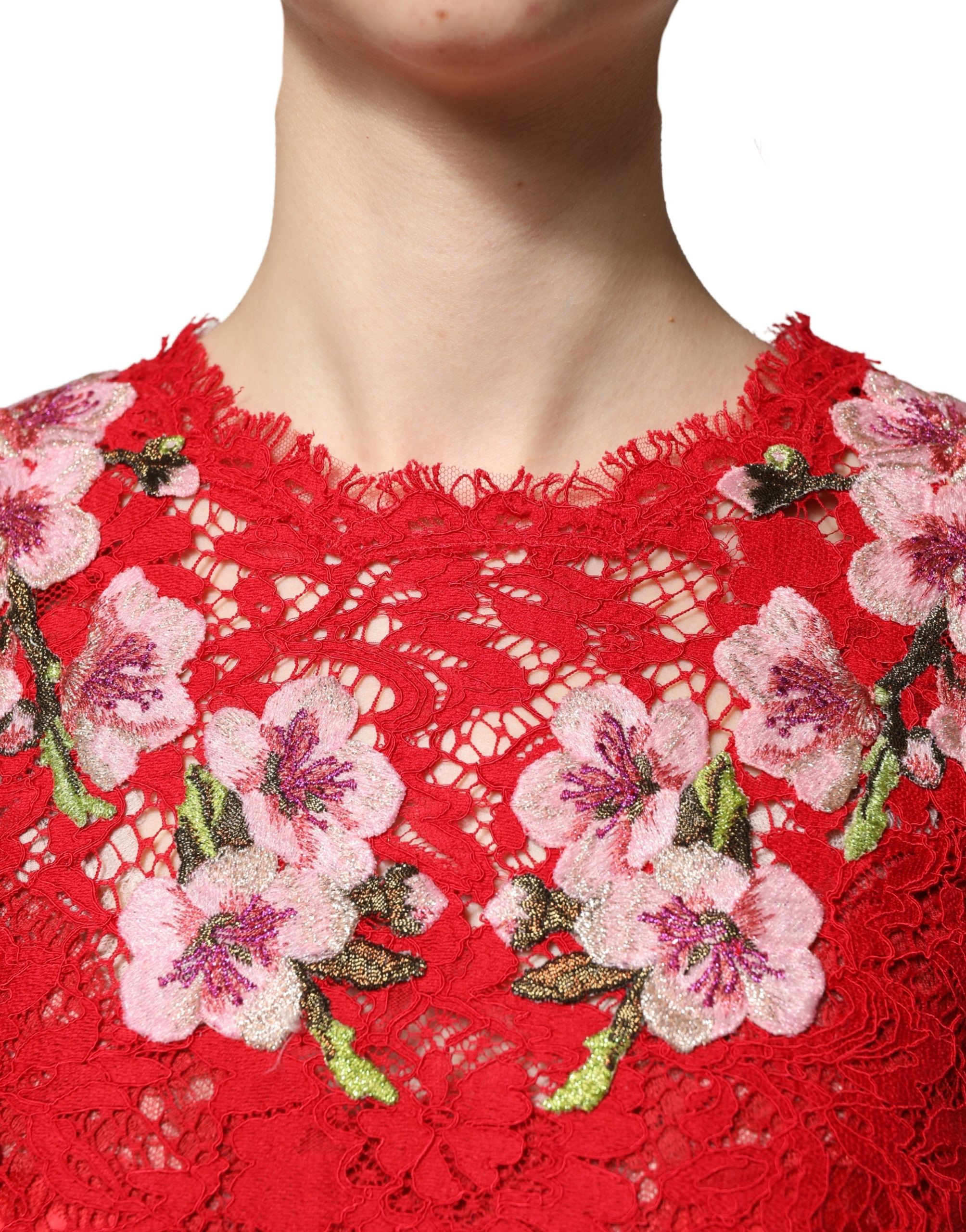 Dolce & Gabbana Spitzen-Top in Rot mit Blumenstickerei und langen Ärmeln