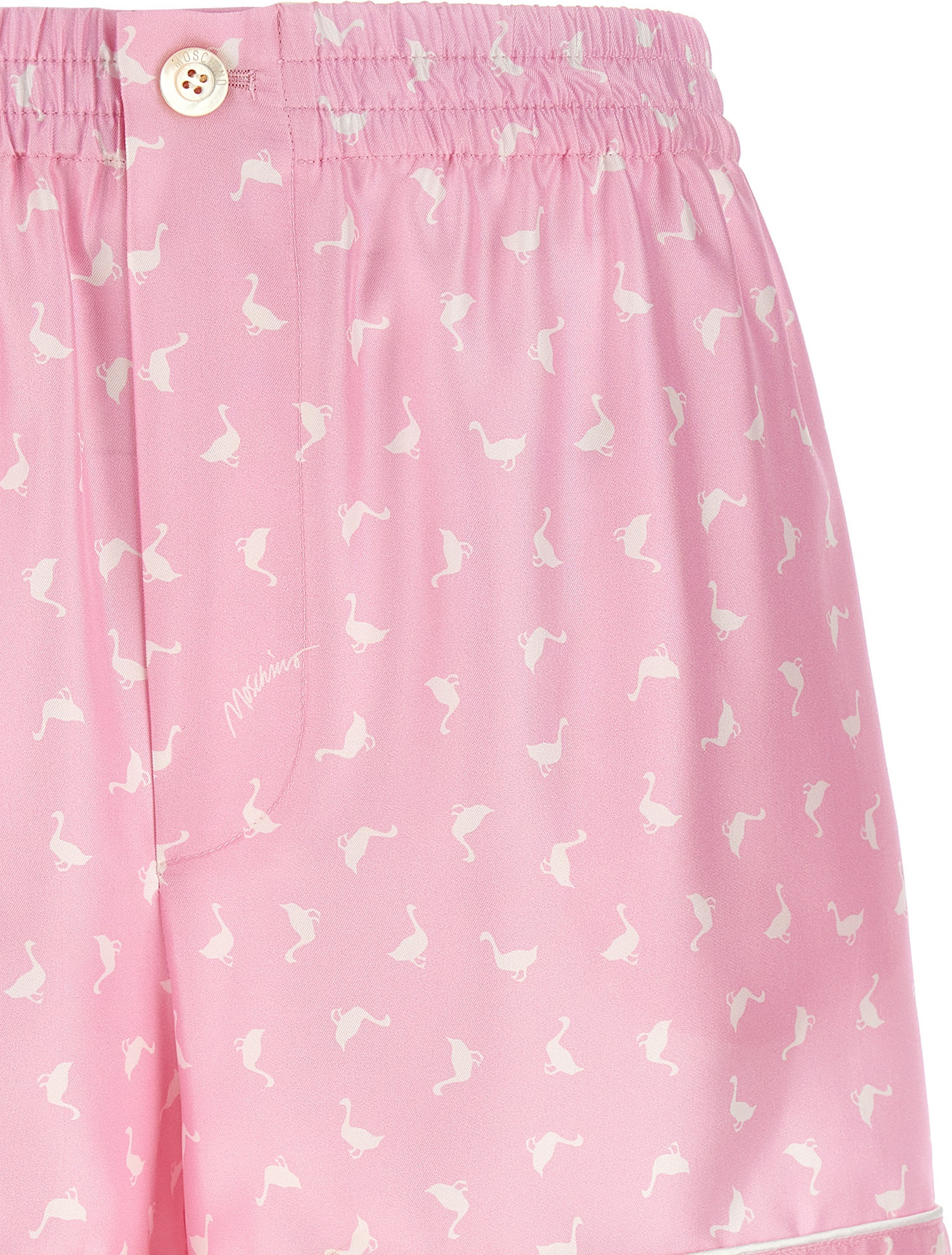Moschino ipakdan tikilgan Bermuda shortilari