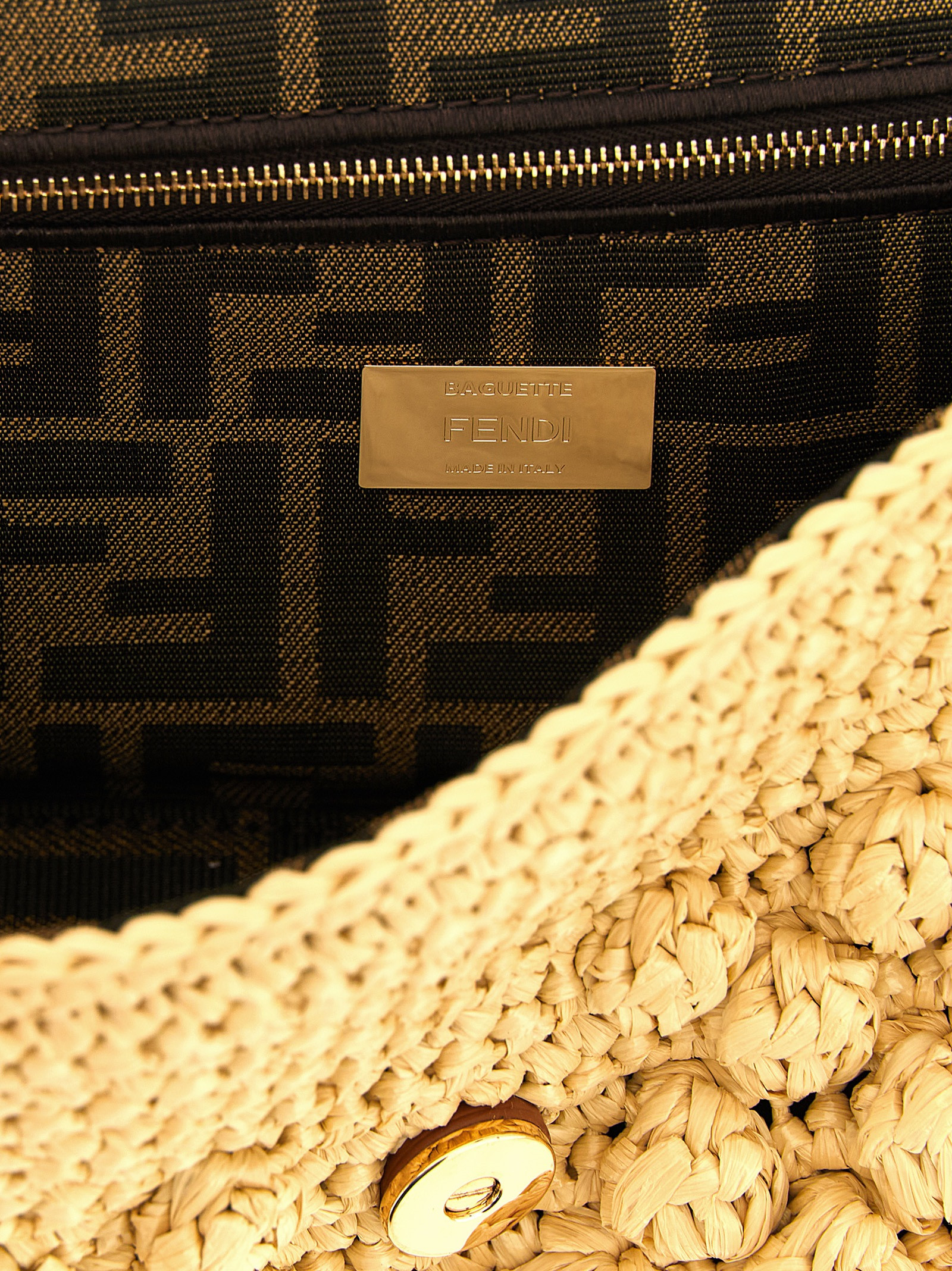 Shoulder Bag Fendi Beige Calfskin