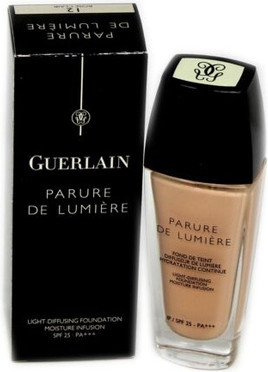 Тональная основа Guerlain Parure de Lumiere с эффектом рассеивания света