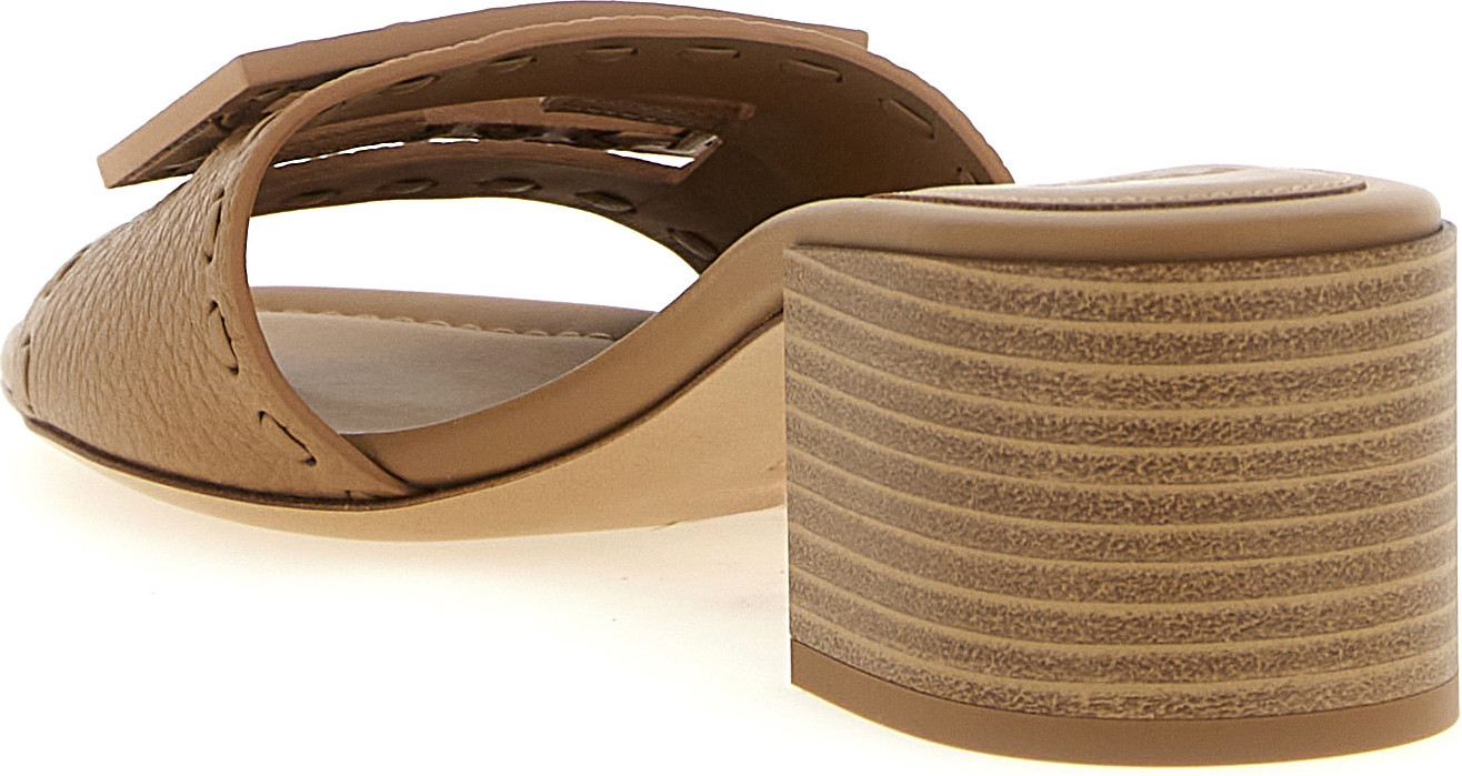 Flat Sandals Fendi Baguette